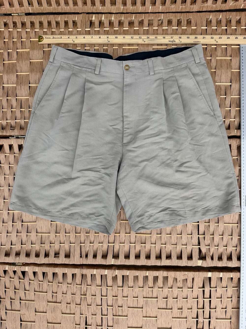 Callaway Golf Pleated Shorts Size 40 Gray Herringbone
